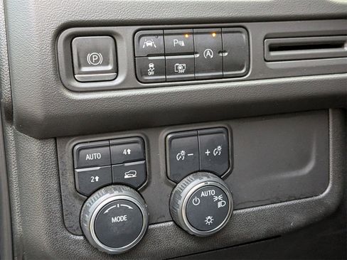 Used 2023 Chevrolet Tahoe LT w/ Luxury Package image 17