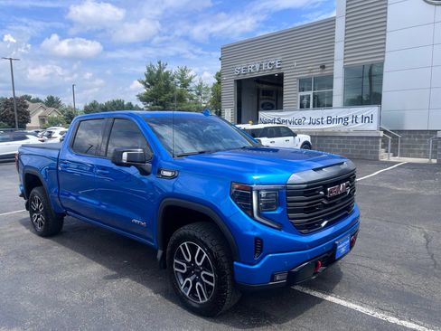 Used 2024 GMC Sierra 1500 AT4 w/ AT4 Premium Package AWD/4WD image 7