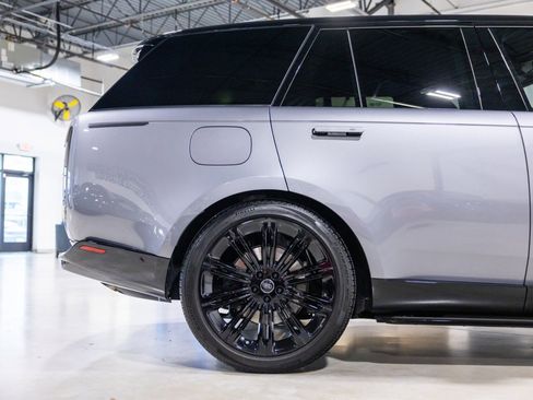 Used 2025 Land Rover Range Rover SE AWD/4WD image 24