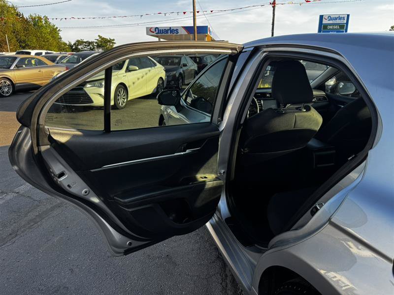 Used 2020 Toyota Camry LE FWD image 12