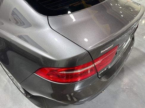 Used 2019 Jaguar XE Prestige AWD/4WD image 32