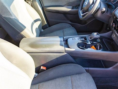 Used 2023 Nissan Rogue SV FWD image 10