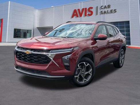 Used 2025 Chevrolet Trax LT w/ LT Convenience Package FWD image 1