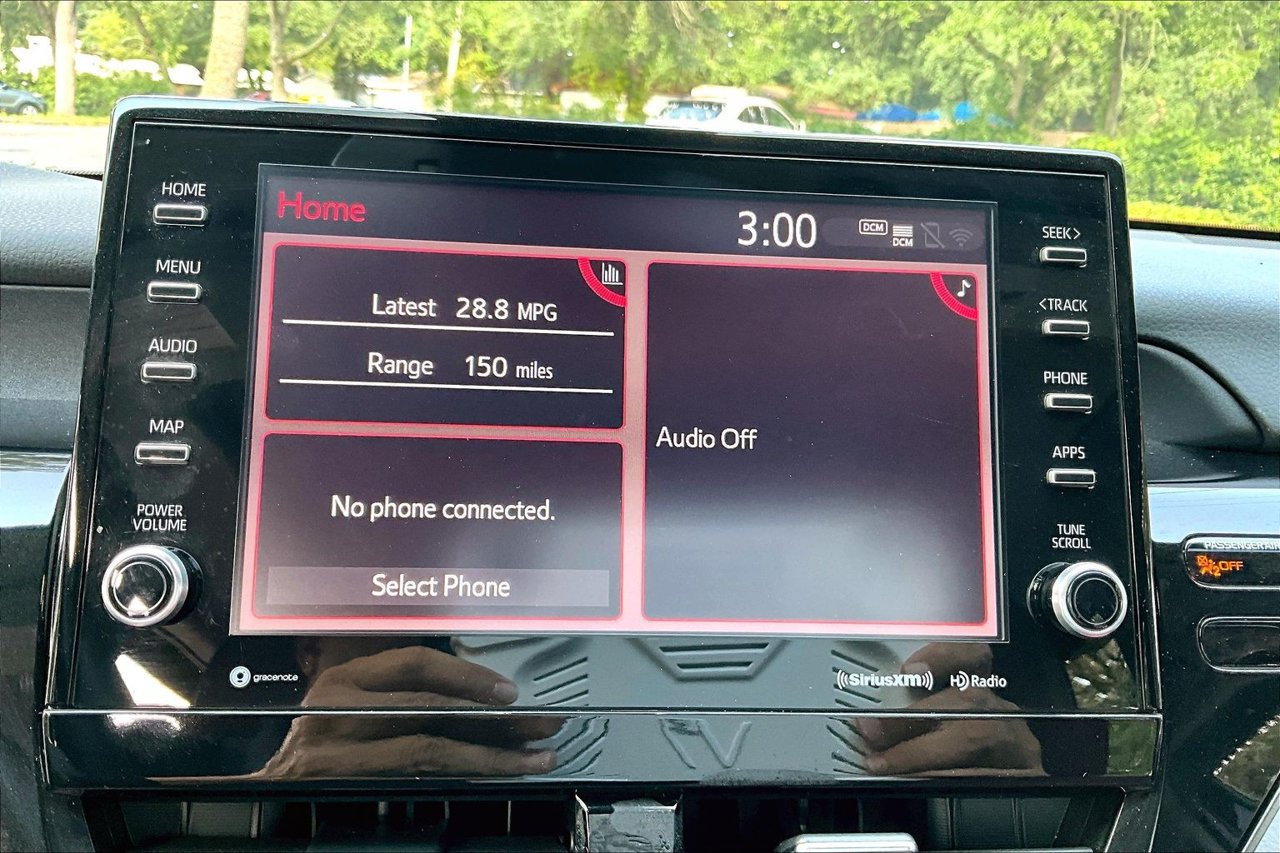 Used 2024 Toyota Camry XLE FWD image 24