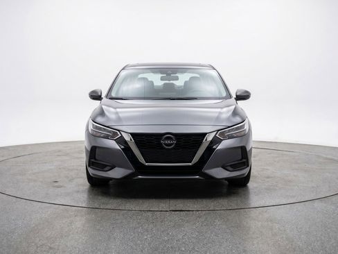 Used 2025 Nissan Sentra SV image 2