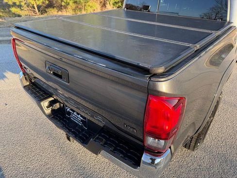 Used 2019 Toyota Tacoma SR5 image 18