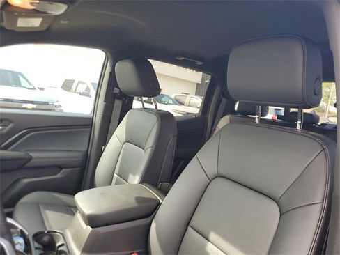 Used 2024 Chevrolet Colorado LT w/ LT Convenience Package III image 15