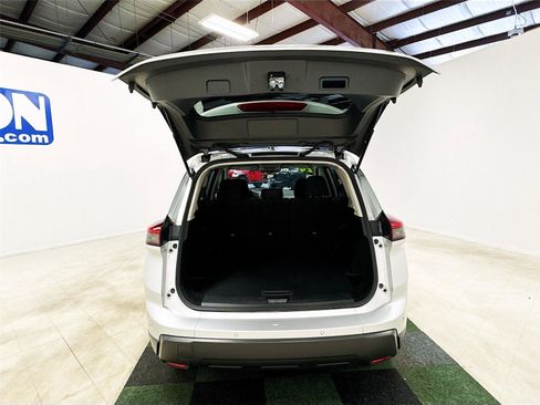 Used 2024 Nissan Rogue S AWD/4WD image 24