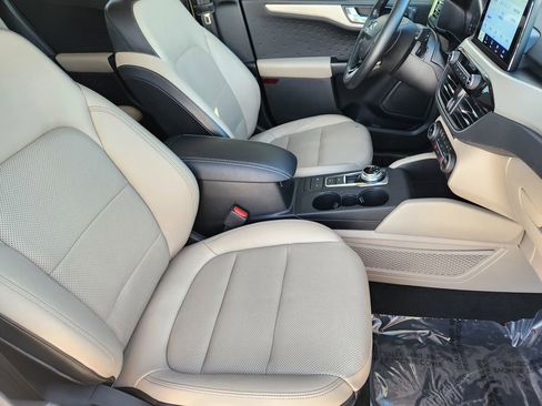 Used 2020 Ford Escape SEL image 4