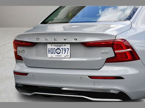 Used 2024 Volvo S60 B5 Plus FWD image 28
