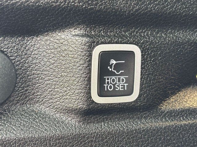 Used 2023 Jeep Grand Cherokee L Laredo AWD/4WD image 42