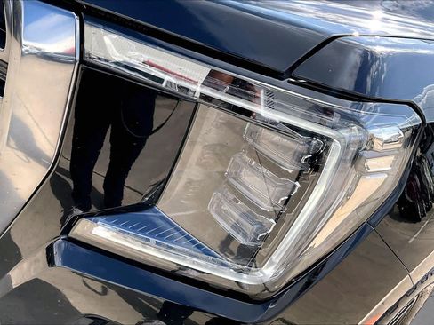 Used 2022 GMC Yukon XL AT4 AWD/4WD image 28