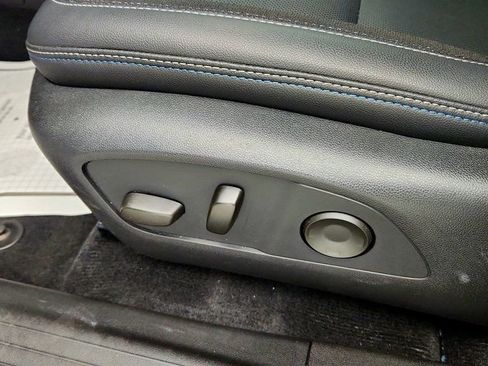 Used 2024 Chevrolet Equinox EV LT FWD image 11