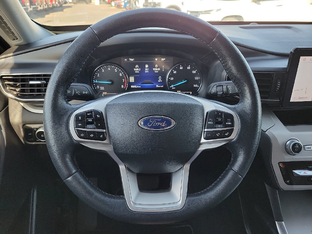 Used 2023 Ford Explorer XLT w/ Equipment Group 202A RWD image 19