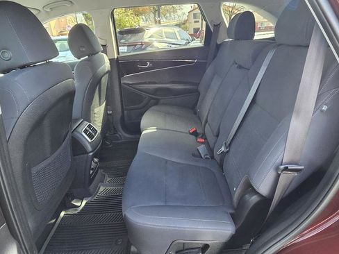 Used 2019 Kia Sorento AWD V6 image 18