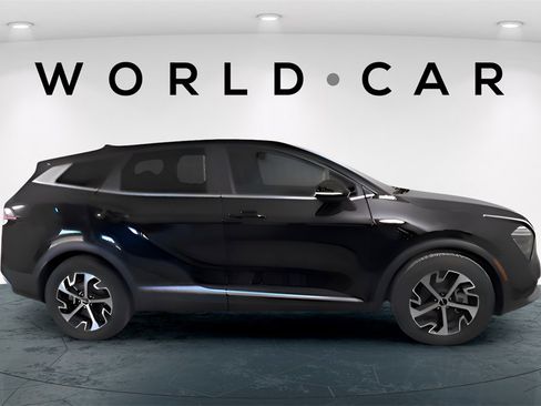 Certified 2024 Kia Sportage EX image 7