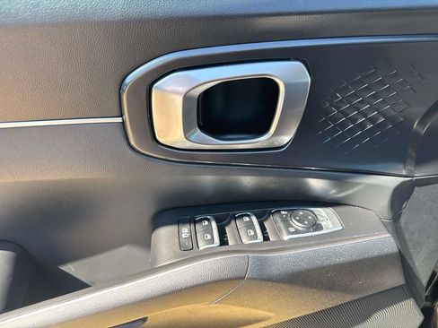 Used 2025 Kia Sorento S w/ Panoramic Sunroof Package FWD image 21