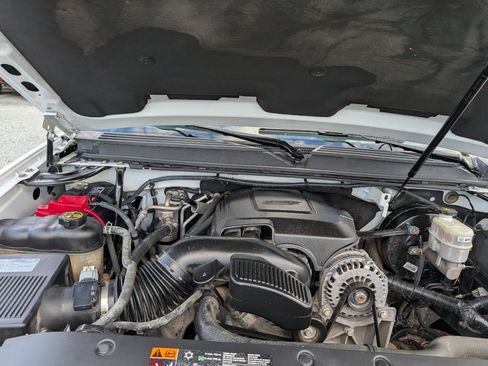 Used 2014 Chevrolet Suburban LS w/ All-Star Edition image 27