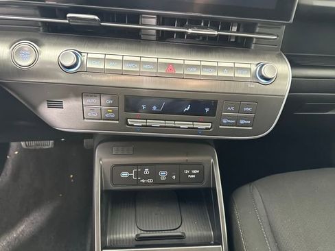 Used 2024 Hyundai Kona SEL w/ Convenience Package image 23