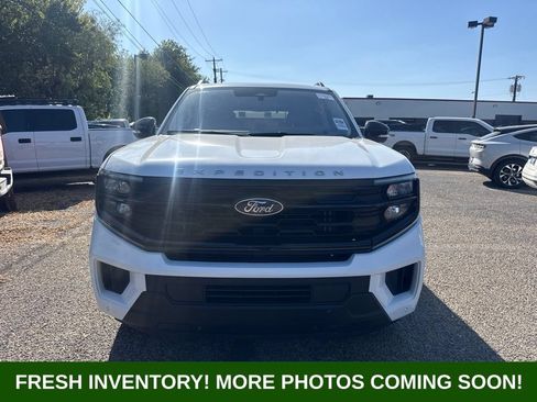 Used 2025 Ford Expedition Active AWD/4WD image 7