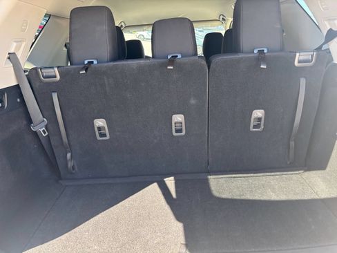 Used 2025 Nissan Pathfinder SV AWD/4WD image 27