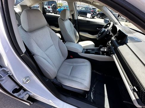 Used 2023 Honda Accord EX image 13