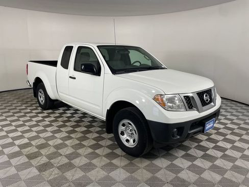 Used 2015 Nissan Frontier S RWD image 24