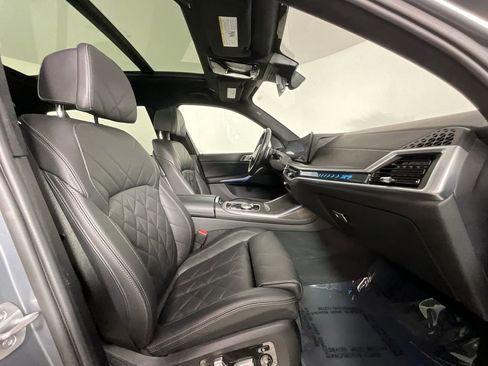 Used 2024 BMW X7 xDrive40i w/ M Sport Package AWD/4WD image 20