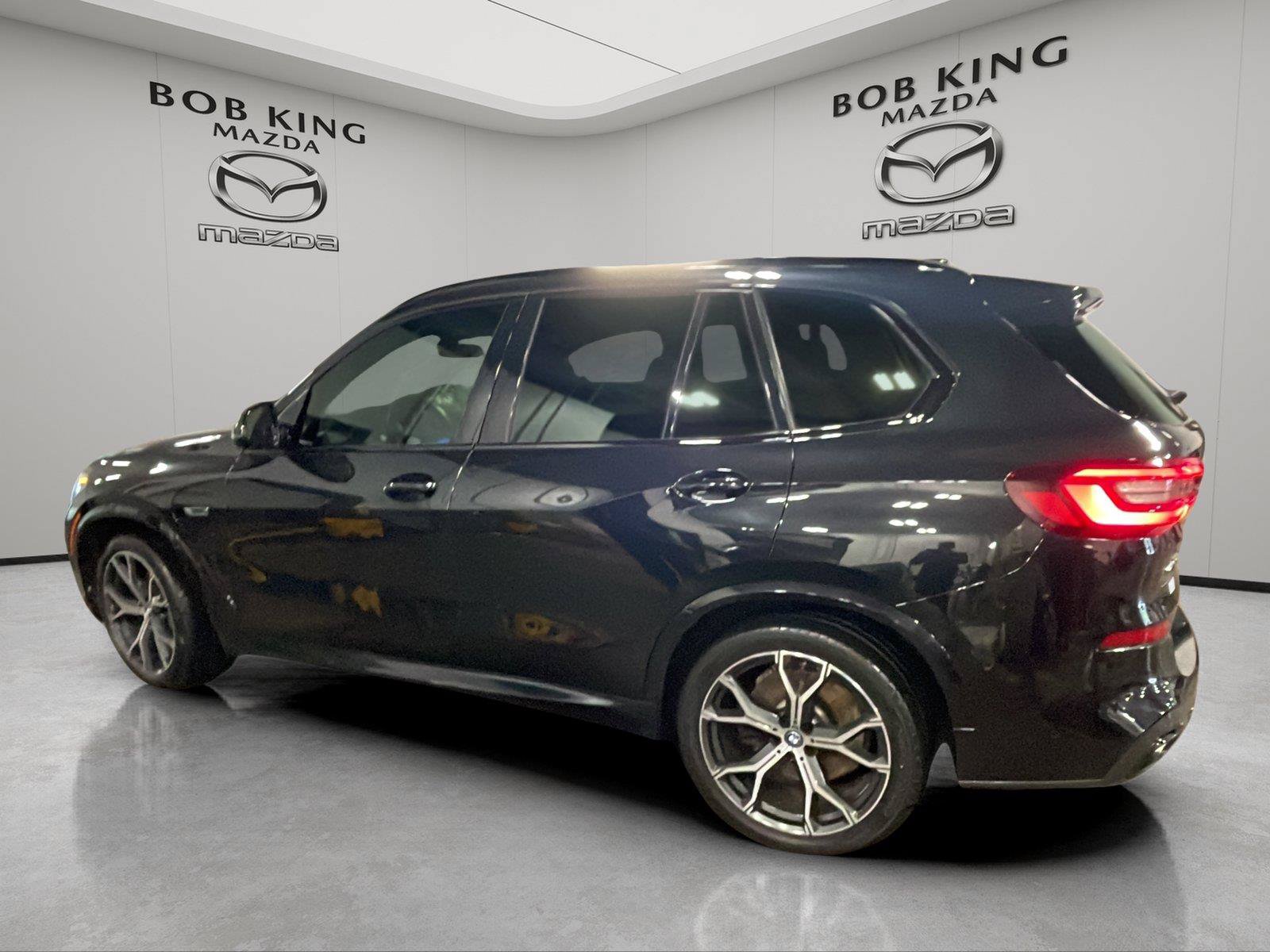 Used 2022 BMW X5 xDrive45e w/ M Sport Package AWD/4WD image 3