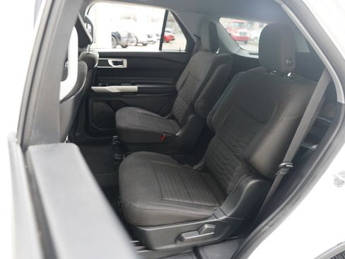 Used 2020 Ford Explorer XLT AWD/4WD image 32
