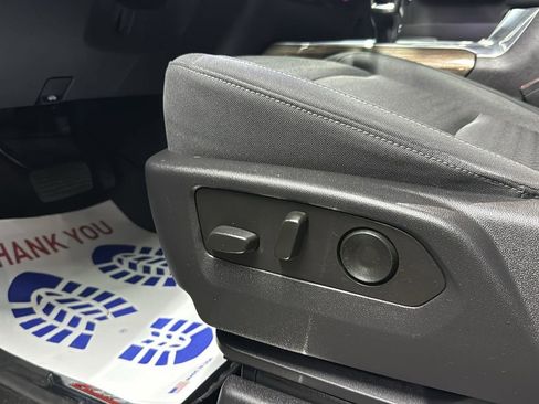 Used 2022 Chevrolet Silverado 1500 LT Trail Boss image 11