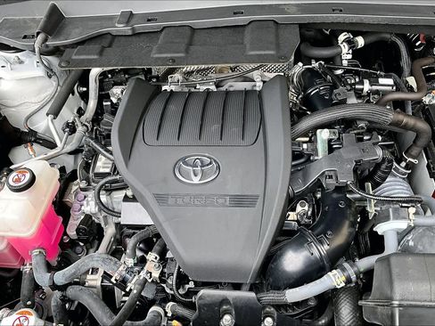 Certified 2024 Toyota Grand Highlander FWD image 32