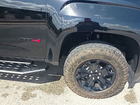 Used 2022 GMC Canyon AT4 AWD/4WD image 8