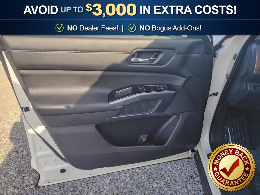 Used 2023 Nissan Pathfinder SL w/ Black Appearance Package FWD image 16