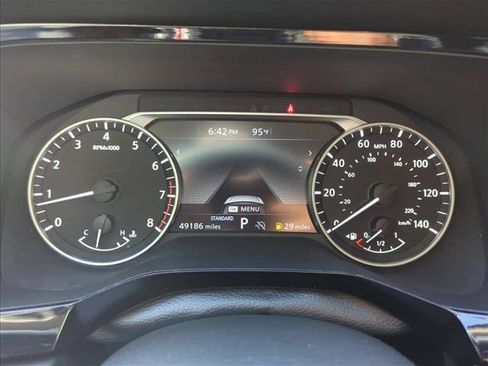 Used 2024 Nissan Pathfinder SV FWD image 12