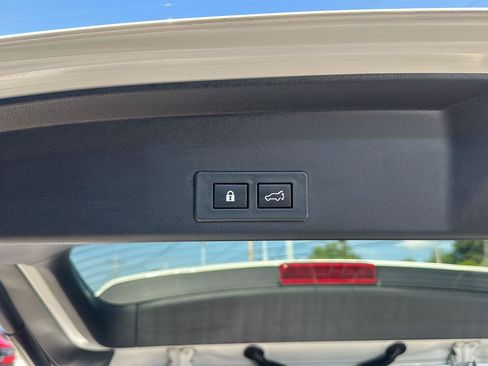 Used 2022 Subaru Ascent Limited w/ Technology Package AWD/4WD image 17