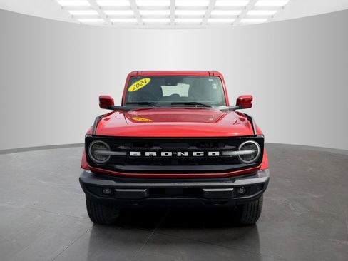 Used 2024 Ford Bronco Outer Banks AWD/4WD image 2