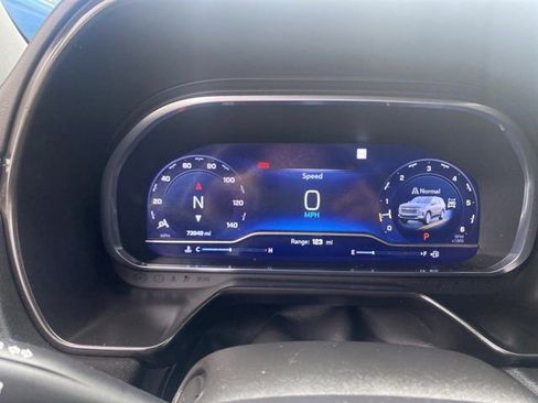 Used 2023 Chevrolet Suburban High Country image 14