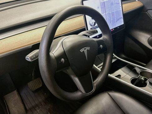 Used 2021 Tesla Model Y Long Range AWD/4WD image 17
