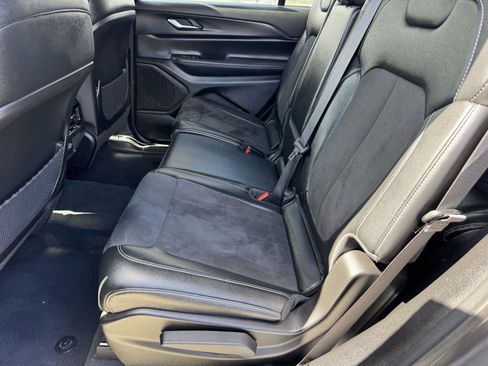 Certified 2024 Jeep Grand Cherokee L Laredo AWD/4WD image 15