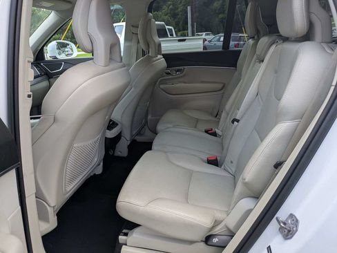 Used 2020 Volvo XC90 T6 Momentum AWD/4WD image 17