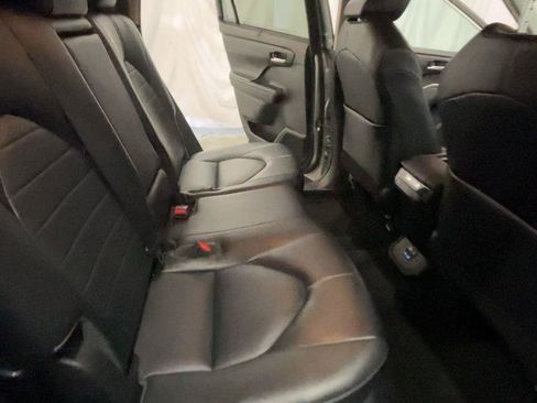 Used 2022 Toyota Highlander XLE AWD/4WD image 24
