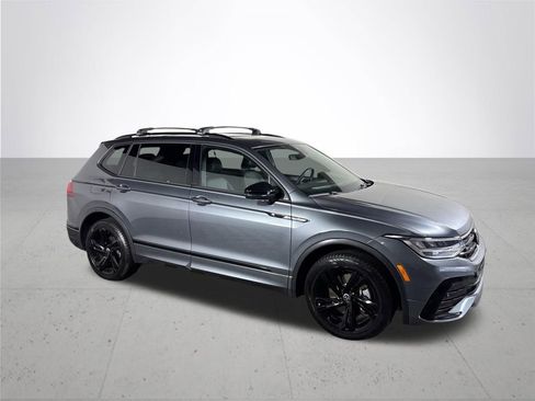 Certified 2023 Volkswagen Tiguan SE R-Line AWD/4WD image 4
