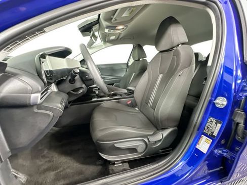 Used 2024 Hyundai Elantra SEL FWD image 18