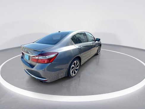 Used 2017 Honda Accord EX-L image 8
