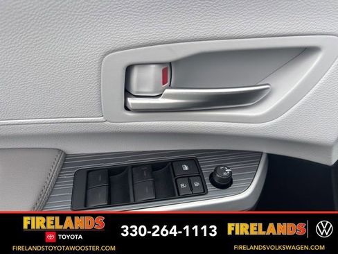 Used 2025 Toyota Sienna XLE image 10