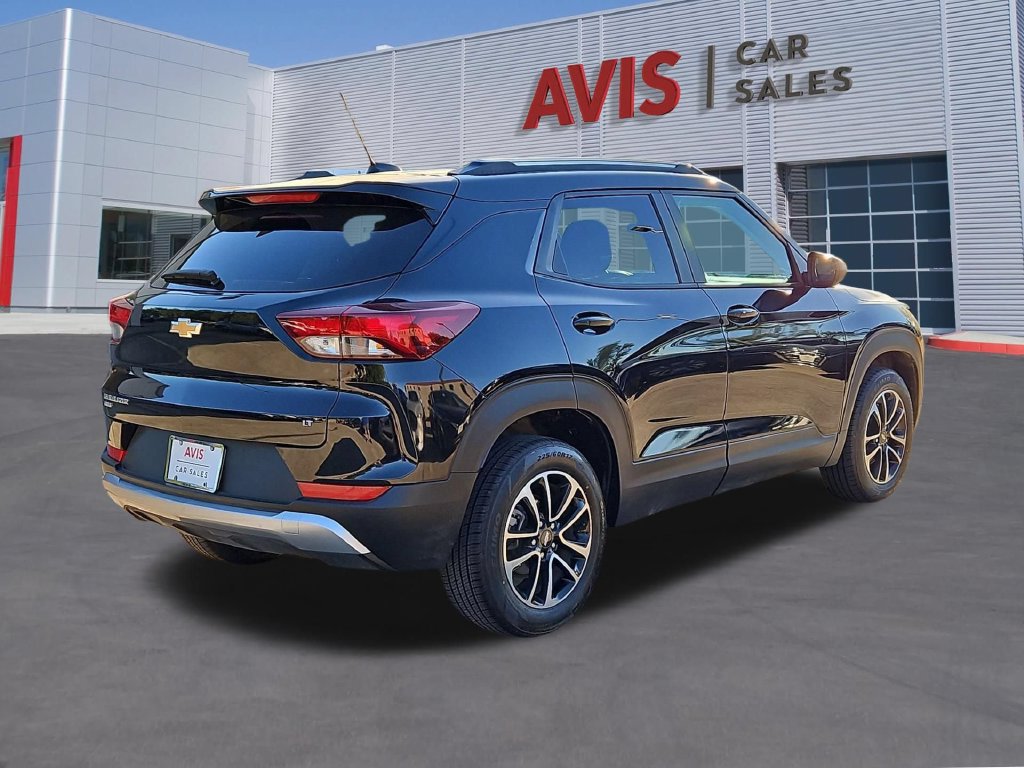 Used 2025 Chevrolet TrailBlazer LT AWD/4WD image 6