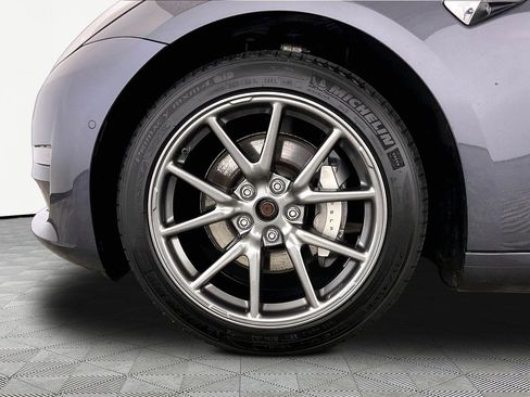 Used 2019 Tesla Model 3 image 13
