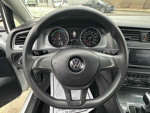 Used 2016 Volkswagen e-Golf SE image 29