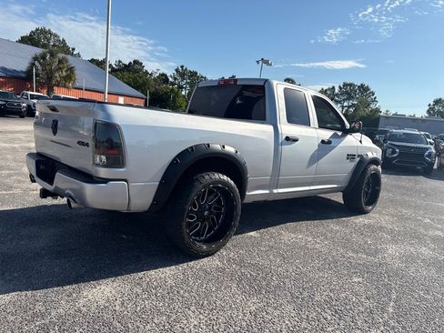 Used 2019 RAM 1500 Express w/ Express Value Package AWD/4WD image 3